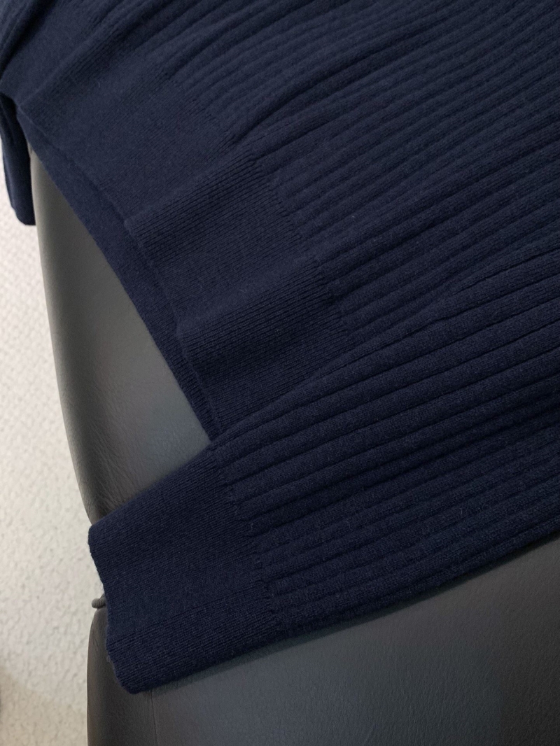 L0r0 P1ana sweater